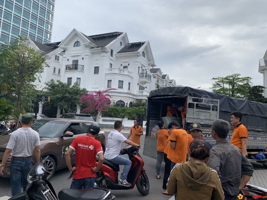 Đồng hành cùng các mạnh thường quân hỗ trợ vùng lũ Miền Trung