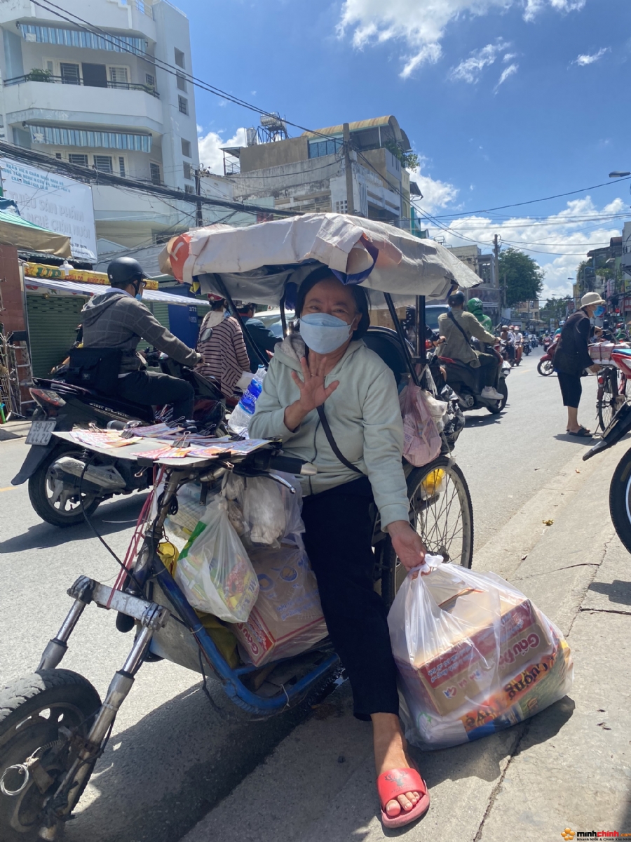 Minh Chính Lottery chia sẻ 200 phần quà cho bà con khó khăn
