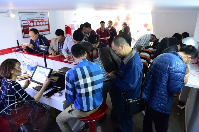 Người Hà Nội thử vận may với xổ số Vietlott